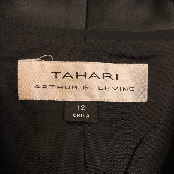 Vintage Tahari Blazer - Picture 2 of 4